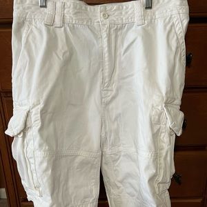 Men’s white cargo shorts